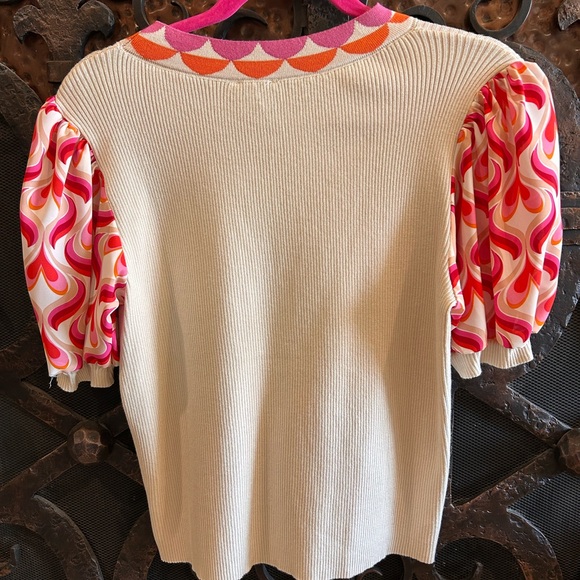 Boutique Cream Top with Pink and Orange Patterned Sleeves-NWOT - Picture 3 of 7
